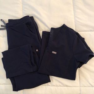 Women’s Figs Scrubs - Navy - size Small